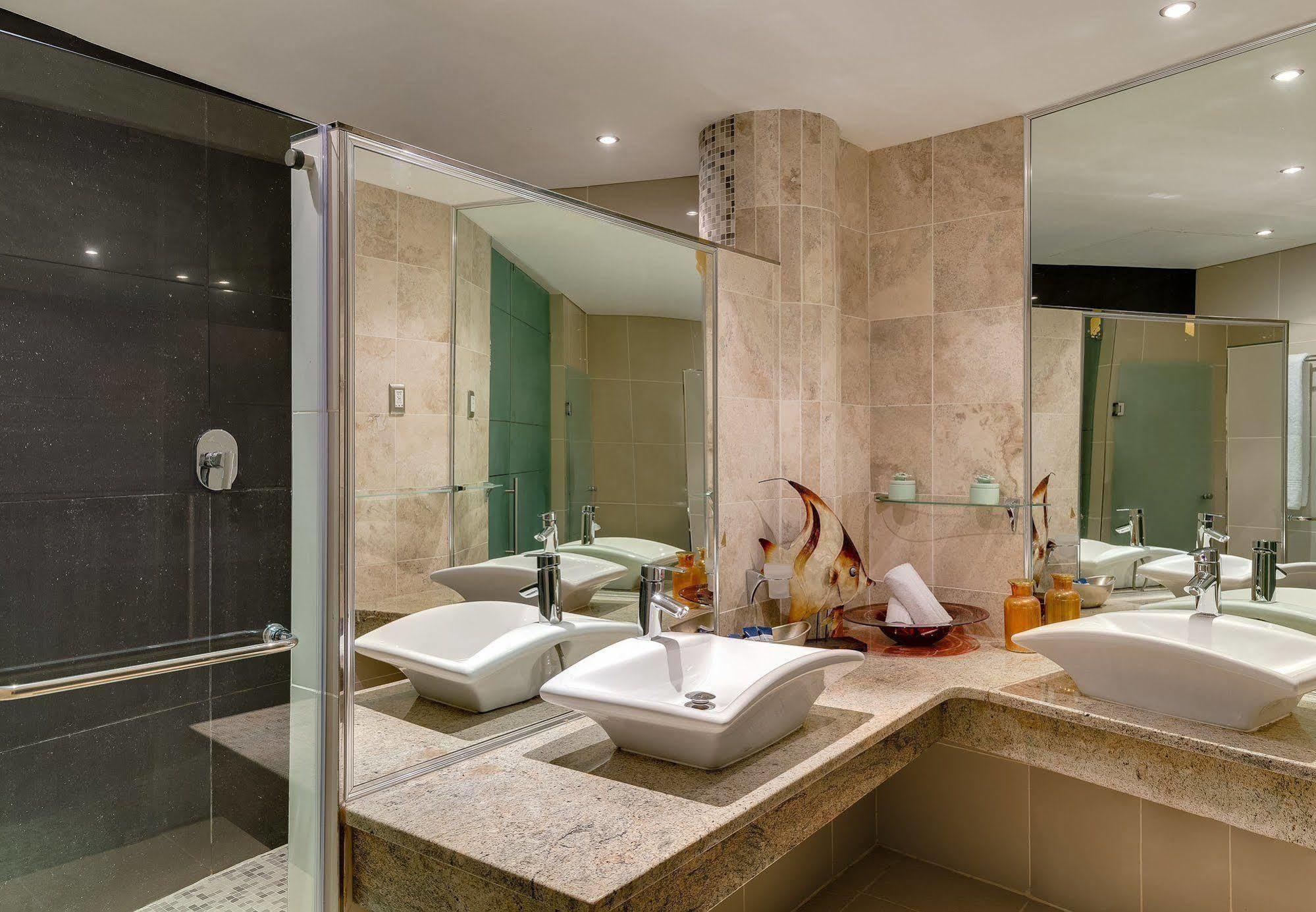 Bon Hotel Waterfront Richards Bay Bagian luar foto