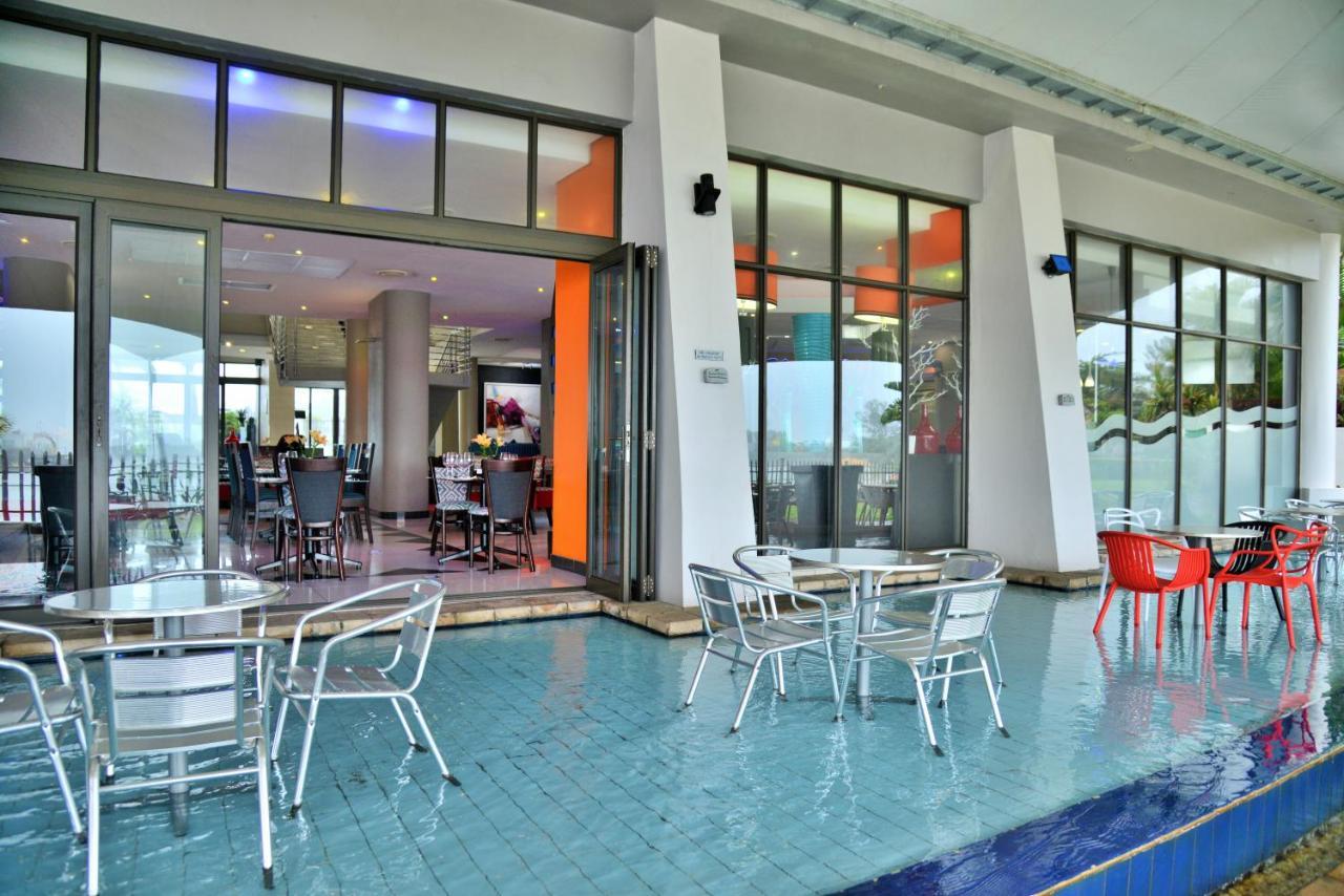 Bon Hotel Waterfront Richards Bay Bagian luar foto